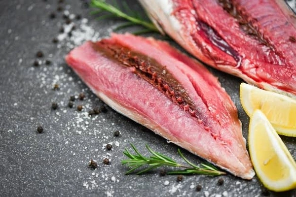 Tuna / Soorai / சூரை மீன் (Fillet - with skin) - Boneless, 500gm