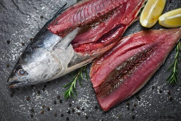 Tuna / Soorai / சூரை மீன் (Fillet - with skin) - Boneless, 500gm