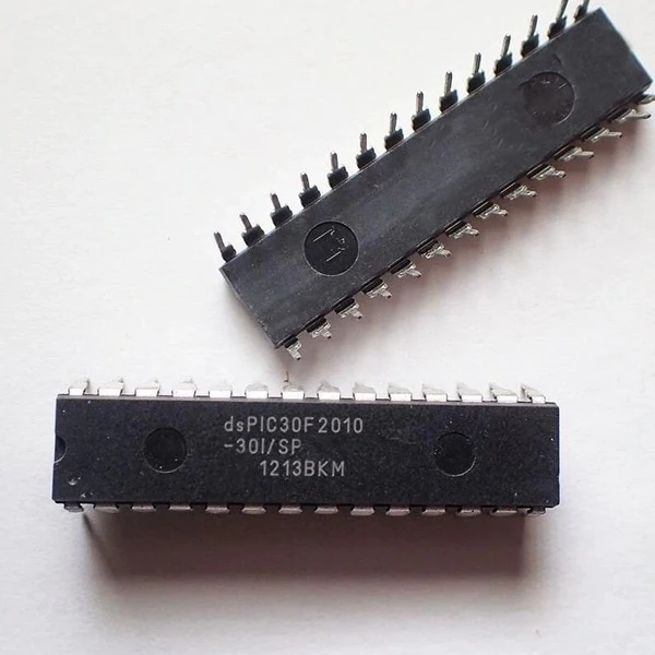 dsPIC30F2010-30 I/SP - Microchip, DIP