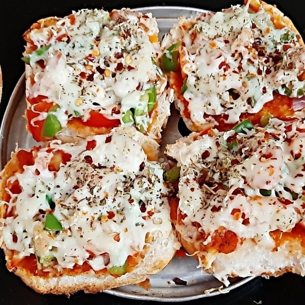 Modern Cafe Pizza Pav