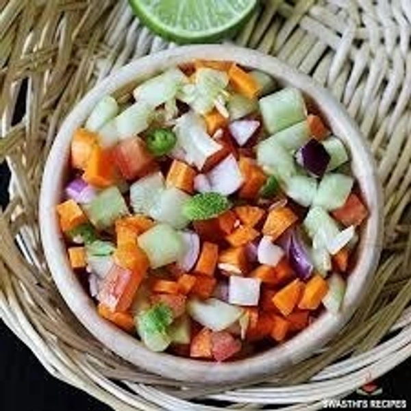 Om Baker & Cafe Fresh Veggie Salad