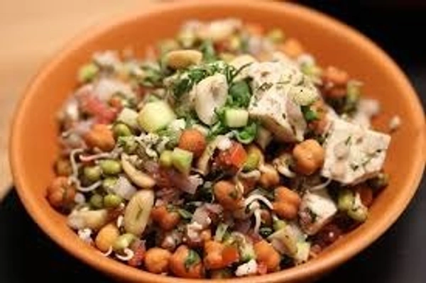 Om Baker & Cafe Protein Salad