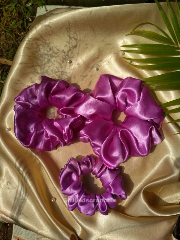 Lilac Satin Silk Scrunchie - M, Lilac