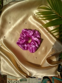 Lilac Satin Silk Scrunchie - M, Lilac