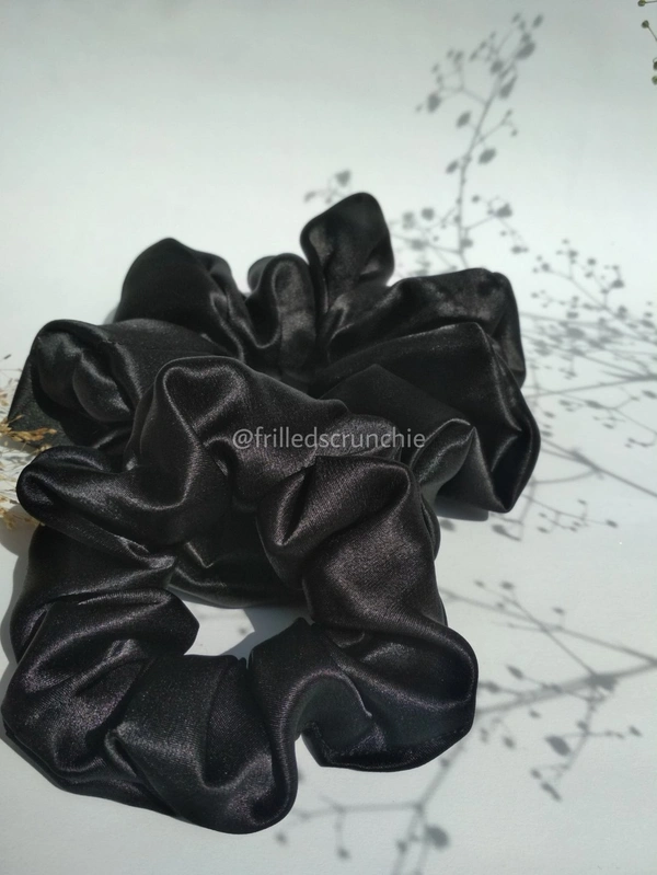 Black Scrunchie - Black, L