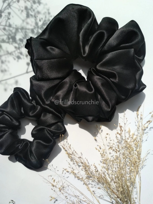 Black Scrunchie - Black, L