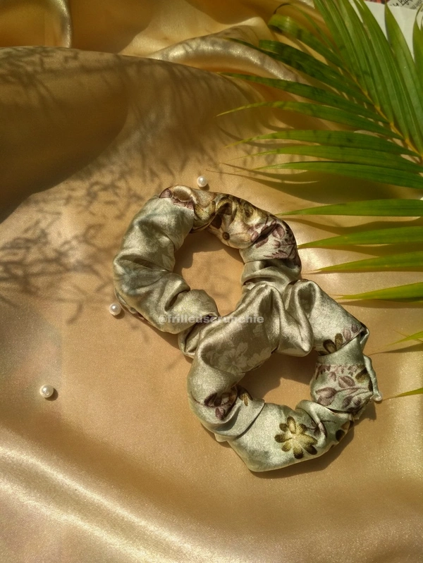 Oliva Floral Mini Scrunchie - Olive, Mini