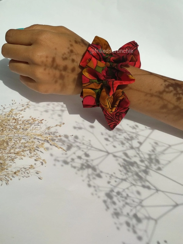 Printed Frilled Scrunchie - Red, L