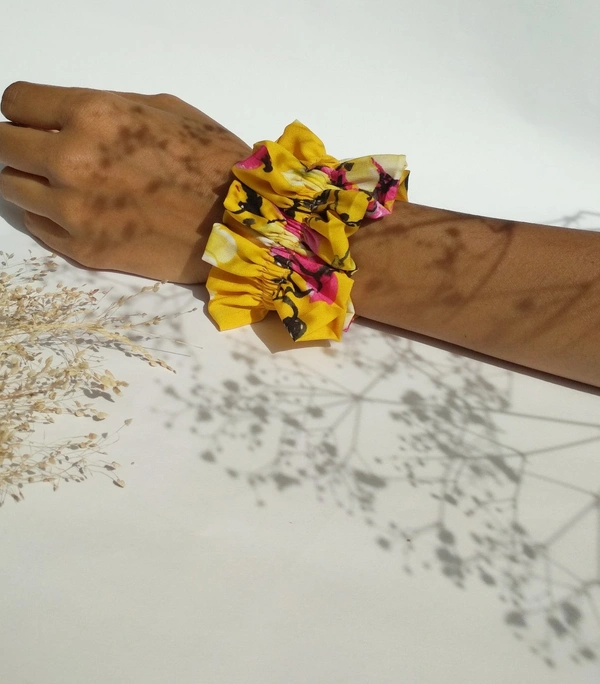 Floral Frilled Scrunchie - yellow, L