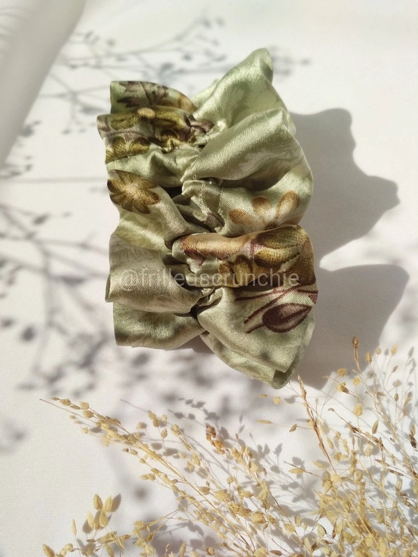 Oliva Frilled Scrunchies - olive, L