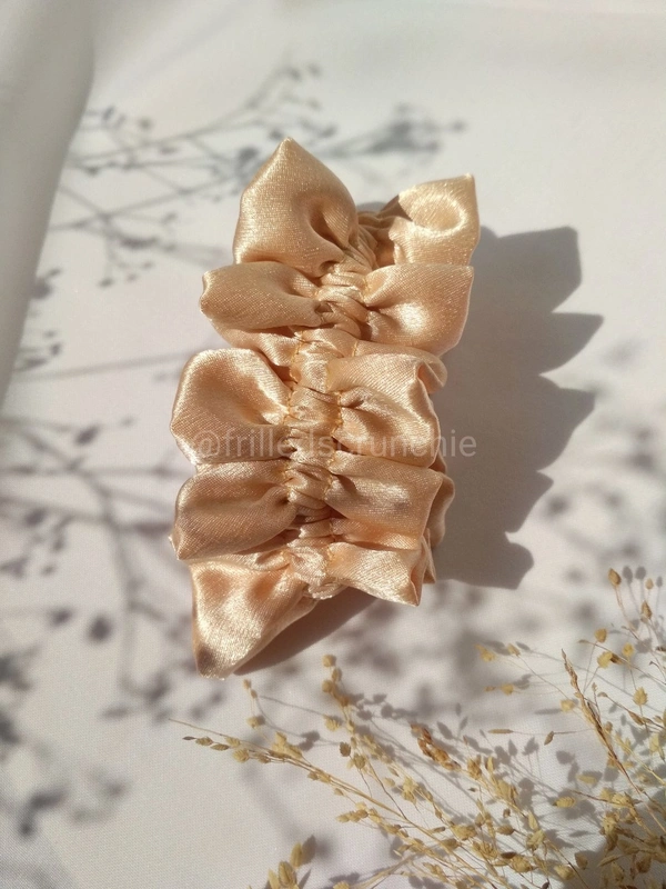 Beige Frilled Scrunchies - Beige, L
