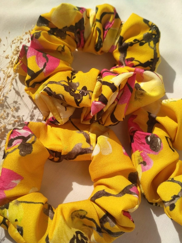 Yellow Floral Scrunchie - yellow, M
