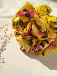 Yellow Floral Scrunchie - yellow, M