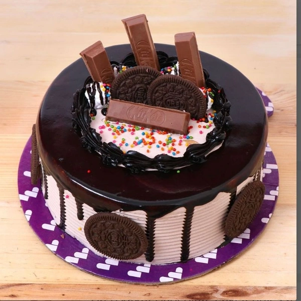 Kitkat Oreo Cake  - 1kg