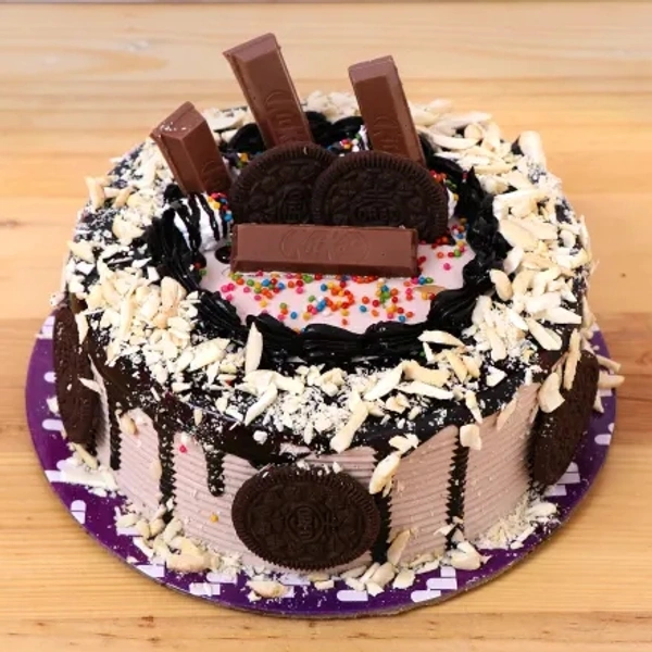 Kitkat Oreo Cake with Cashew Topping  - 1kg