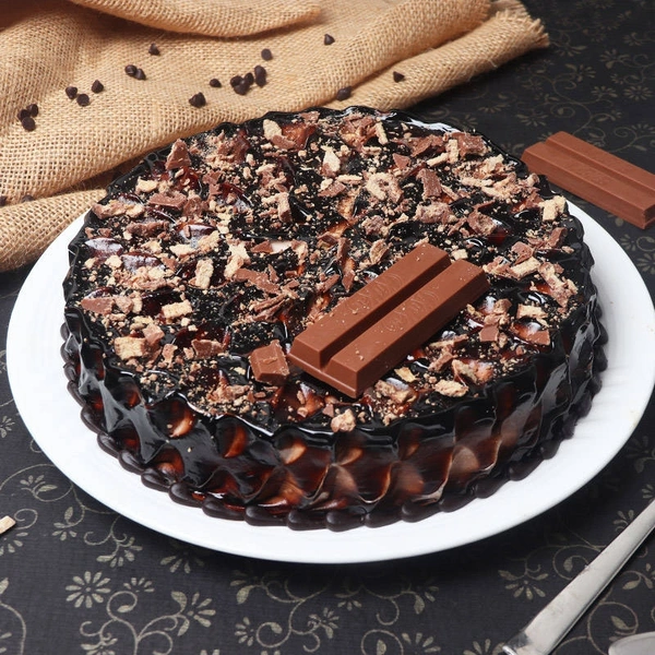 KitKat Punch Cake - 1/2 kg
