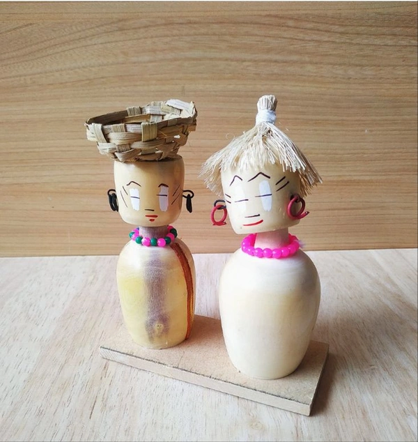 MEERAN ART AND CRAFTS Channapatna Toys Handmade Wooden Toys for Kids Handcrafted Wooden Spring Head Adivasi Coup