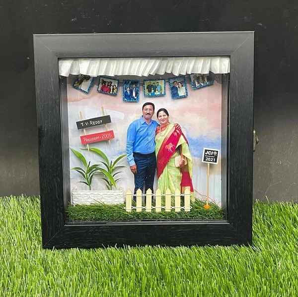 Miniature Box - 12×12 Inches