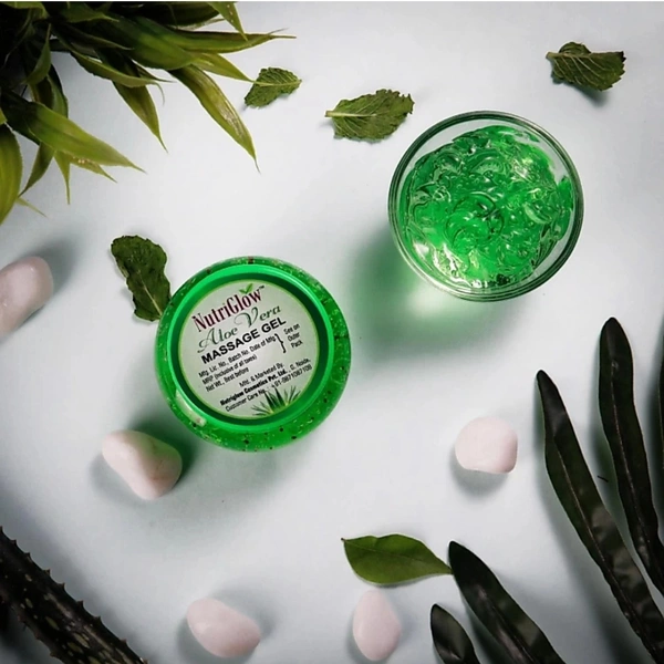 NUTRIGLOW ALOE VERA MOISTURIZING MASSAGE GEL - 100GM