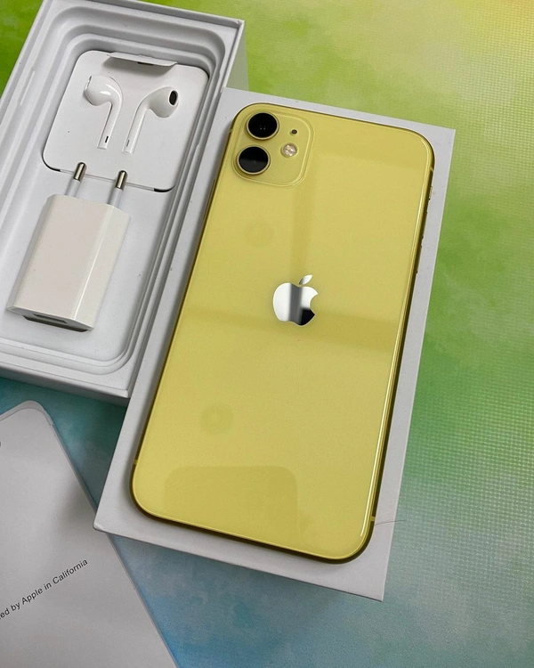 iPhone 11  - Red