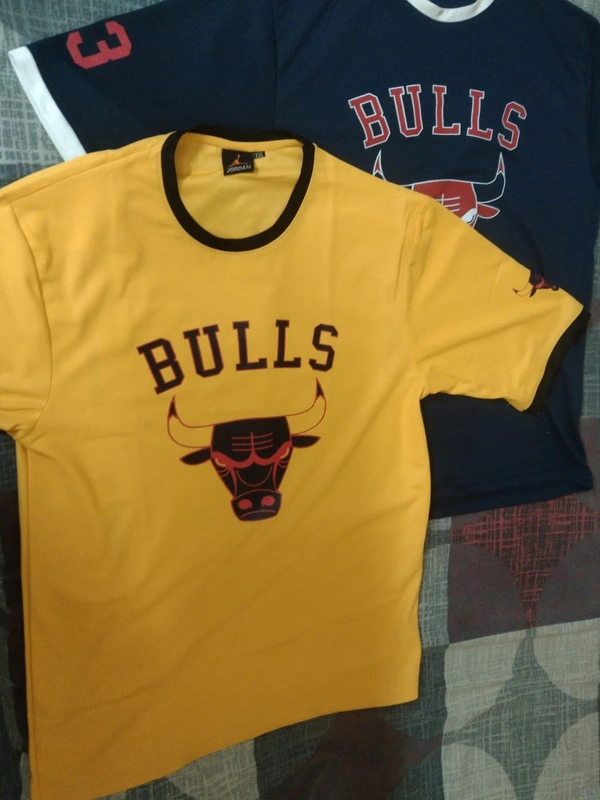 Chicago Bulls  Bulls Of Shoulder T Shirt  - Bright Sun