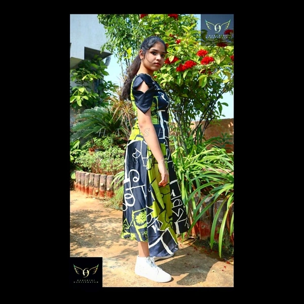 Women's Printed Crepe Dress - green-black-white, S(chest35")
