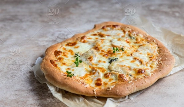 Roman Veg Pizza - (Medium), Capsicum, baby corn, black olive,red paprika
