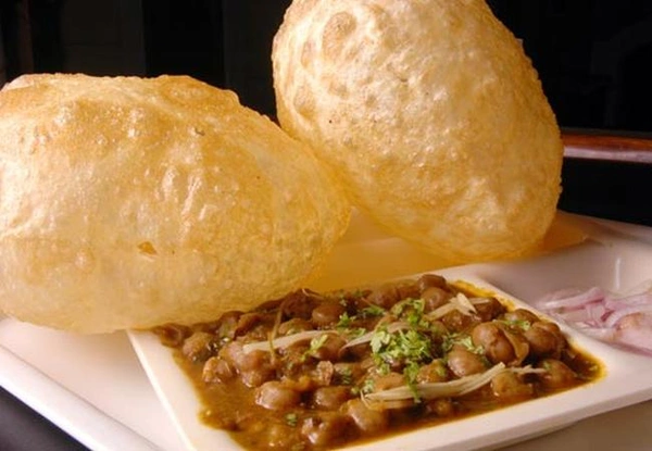 Chhola Bhatura - Full, 2pcs bhatura, bhole chature