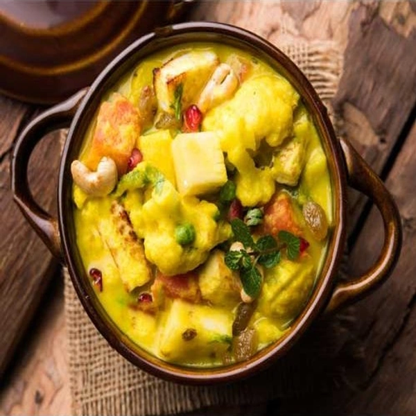 Nav Ratan Korma