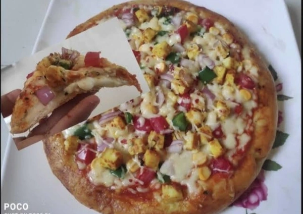 Tangy Masti - Medium, ( Tomato Corn Mushroom), Select Any Two Topping: