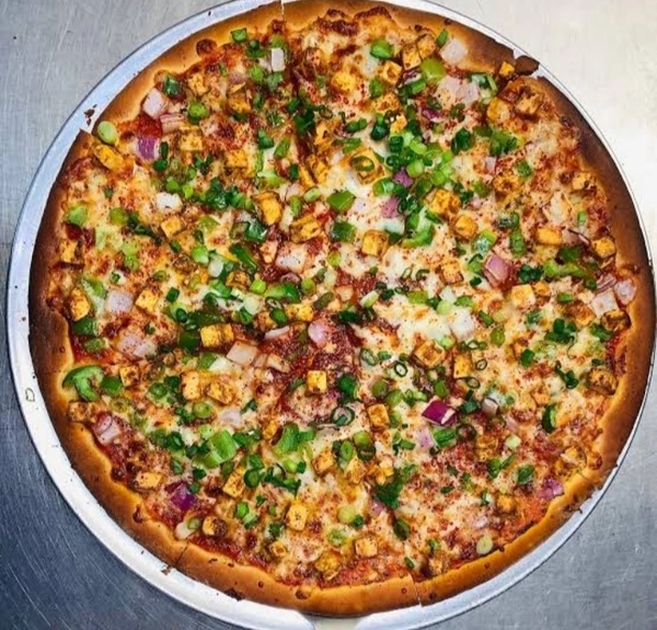 Achari Paneer Pizza - Regular, Red Paperika Paneer Melt