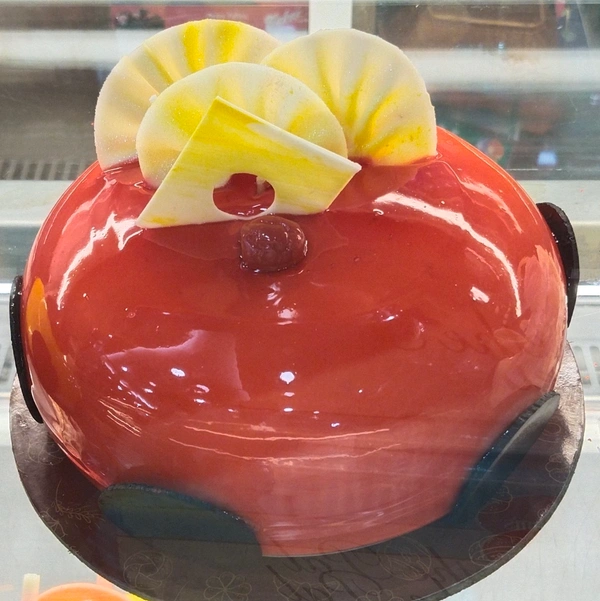 Straw Berry Cake - 1kg