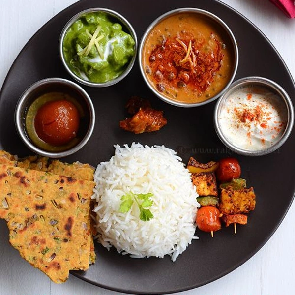 FARMHOUSE MAKHANI                    Onion, Tomato ,Mushroom, Capsicum  - Large