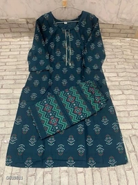 BEAUTIFUL KURTI. AND PANT**New designs of Kurti Pant and plazo sets* Fabric - *Rayon*  - XL 