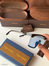 UNISEX MODLE 🏘️****TOM FORD*****Sunglass NEW ARRIVALUNISEX ModelWITH INDIAN BOX