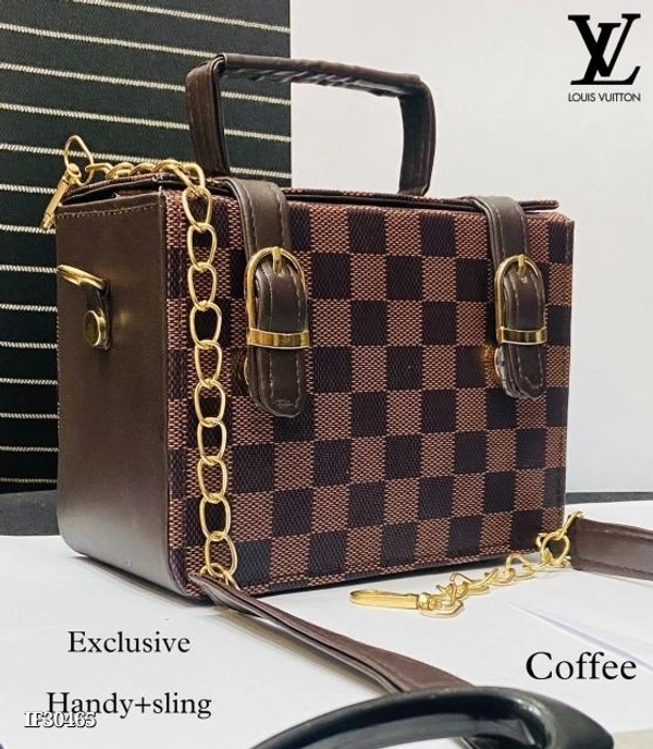NEW ARRIVAL*_ Attractive look_*Awesome quality**jelly  box with in side coin pocket .**With long belt**Gold mattel chain belt**Very fancy n partywear bag.* *Provid video for quality check*🎥👆*Size 7/6Aroubd - multicolored, 7/6
