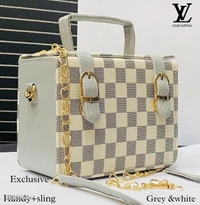 NEW ARRIVAL*_ Attractive look_*Awesome quality**jelly  box with in side coin pocket .**With long belt**Gold mattel chain belt**Very fancy n partywear bag.* *Provid video for quality check*🎥👆*Size 7/6Aroubd - multicolored, 7/6