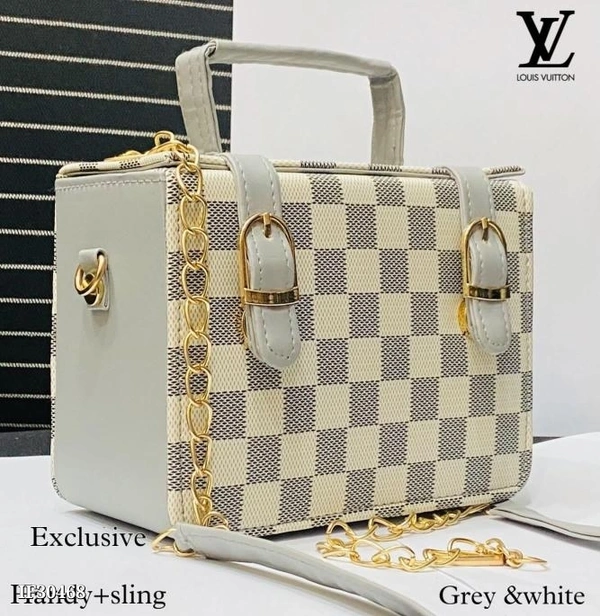 NEW ARRIVAL*_ Attractive look_*Awesome quality**jelly  box with in side coin pocket .**With long belt**Gold mattel chain belt**Very fancy n partywear bag.* *Provid video for quality check*🎥👆*Size 7/6Aroubd - multicolored, 7/6