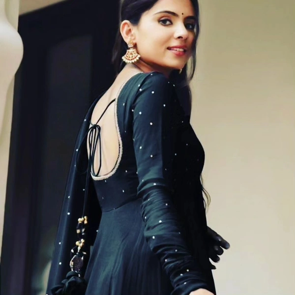 Top With Dupatta*TOPFabric    :   Foux GorgetteWork.     :   Diamond work with Lace broder - rtcInner    :    Micro - Black, M