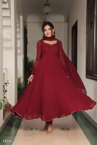 Top With Dupatta*TOPFabric    :   Foux GorgetteWork.     :   Diamond work with Lace broder - rtcInner    :    Micro - Red, XL