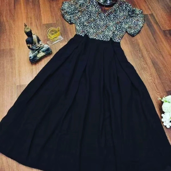 Georgette Midi  Midi Gown*launching Midi gownThe black Beauty For an absolutely stunning look, wear this Georgotte midi dress with flare sleeve, Its specially designed for comfortableness and Crafted from georgotteMaterial Fox GeorgetteComplete linning with Flare  - Woodland, M