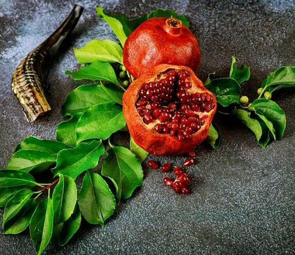 Farm Fresh Pomegranate / Anar 1kg.