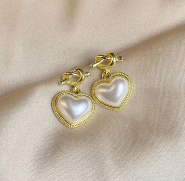 Sisterhood Imported Anttarnish  Korean Earring K40133