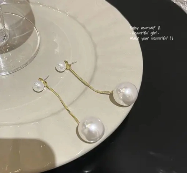 Sisterhood Imported Anttarnish  Korean Earring K40181