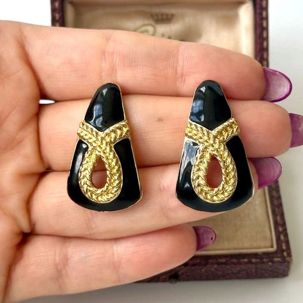 Sisterhood Imported Anttarnish  Korean Earring K40224