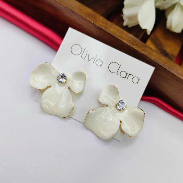 Sisterhood Cute 3 Petal golden plated Earring6