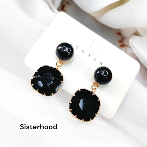 Sisterhood Pearl Glass earring 1