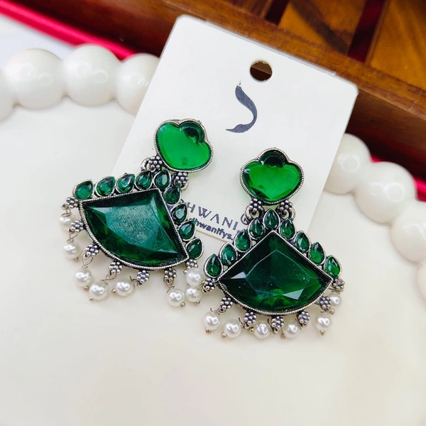 Sisterhood crystal  Earring9 - Japanese Laurel
