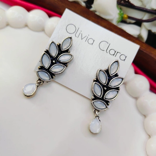 Sisterhood oxisided Earring 10