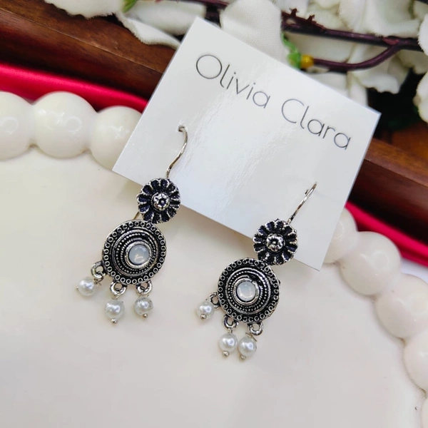 Sisterhood oxisided Earring 1